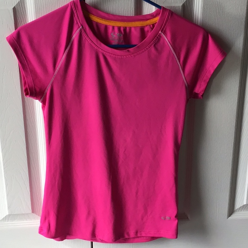 Great tee for summer! Champions size s/p